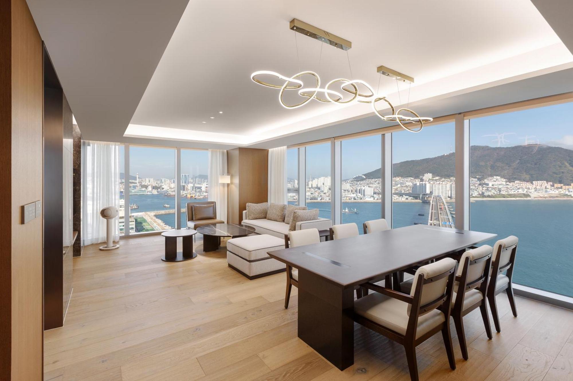 ホテル Wyndham Grand 5*