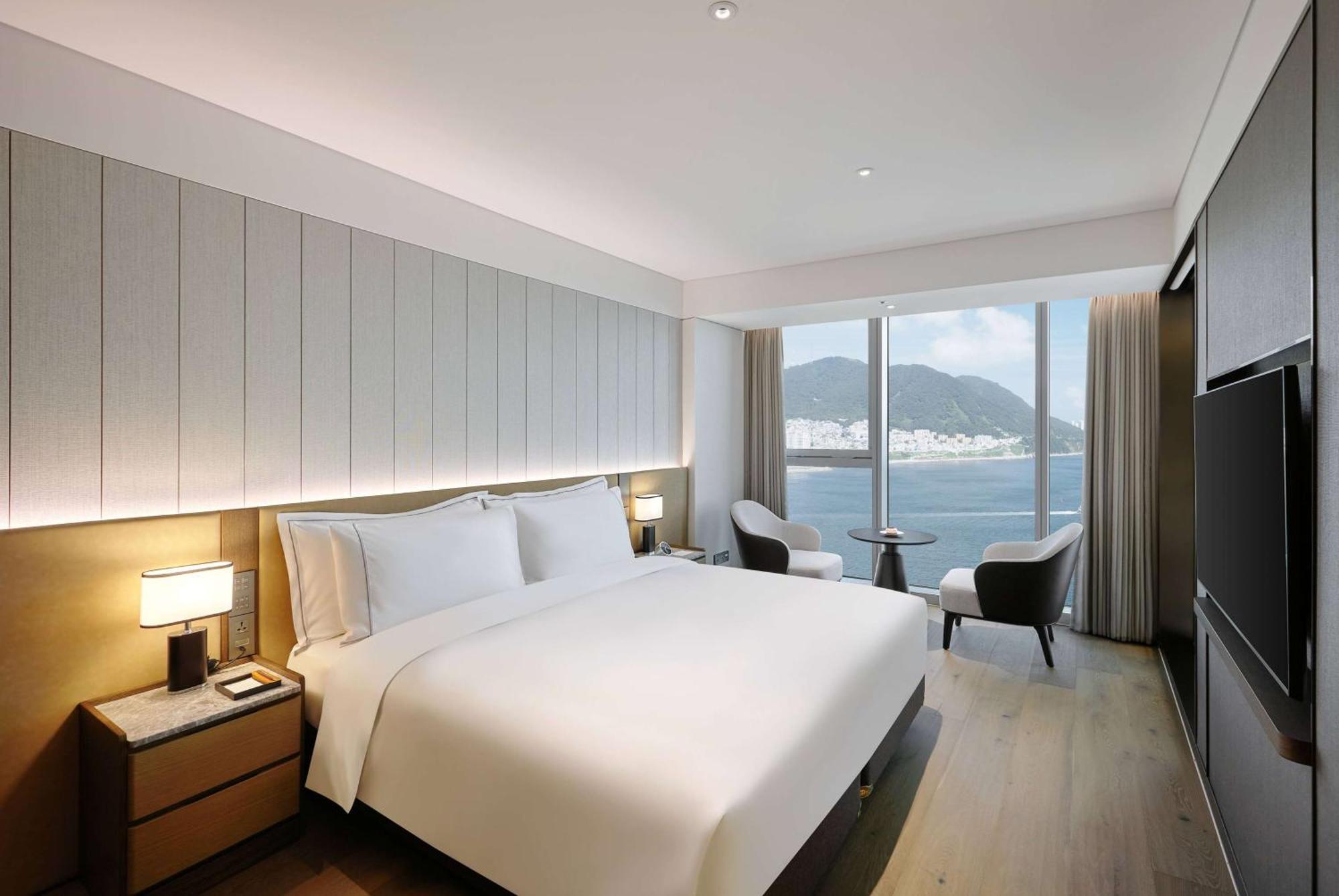 Wyndham Grand Hotel 5*